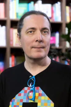 Uuest õppeaastast astuvad dekaani ametisse vabade kunstide teaduskonnas Taaniel Raudsepp ning disainiteaduskonnas Ionel Lehari